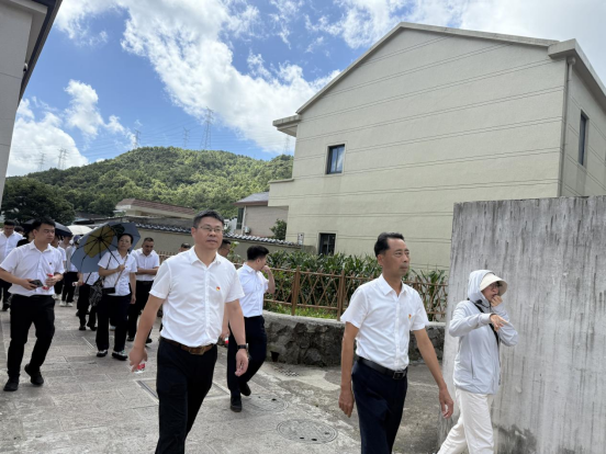 建党节走进新建村-1